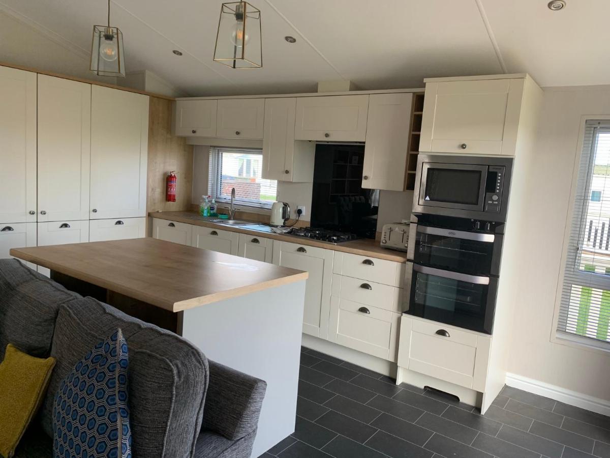 8 Birth Lodge On Cayton Bay Holiday Park 스카버러 외부 사진